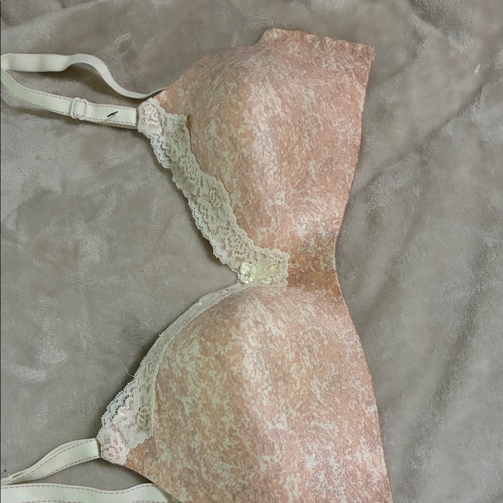Maidenform Pink Lace Trim Bra